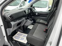 USED 2022 22 VAUXHALL VIVARO 1.5 Turbo D 2900 Dynamic L2 H1 Euro 6 (s/s) 6dr SERVICED @ 20 40 60 70 76 k