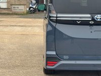 USED TOYOTA VOXY/NOAH FRESH IMPORT, EXCELLENT CONDITION
