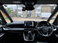 USED TOYOTA VOXY/NOAH FRESH IMPORT, EXCELLENT CONDITION