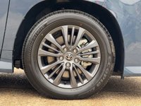 USED TOYOTA VOXY/NOAH FRESH IMPORT, EXCELLENT CONDITION