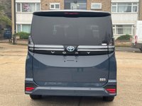 USED TOYOTA VOXY/NOAH FRESH IMPORT, EXCELLENT CONDITION