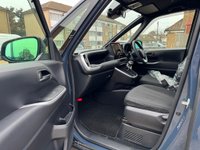 USED TOYOTA VOXY/NOAH FRESH IMPORT, EXCELLENT CONDITION