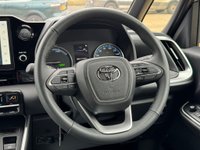 USED TOYOTA VOXY/NOAH FRESH IMPORT, EXCELLENT CONDITION