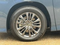 USED TOYOTA VOXY/NOAH FRESH IMPORT, EXCELLENT CONDITION