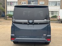USED TOYOTA VOXY/NOAH FRESH IMPORT, EXCELLENT CONDITION