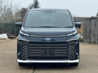 USED TOYOTA VOXY/NOAH FRESH IMPORT, EXCELLENT CONDITION
