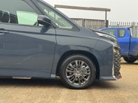 USED TOYOTA VOXY/NOAH FRESH IMPORT, EXCELLENT CONDITION