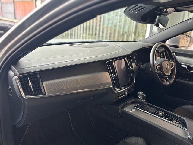 2019 Volvo S90 2L R-Design Plus 4dr - Photo 2