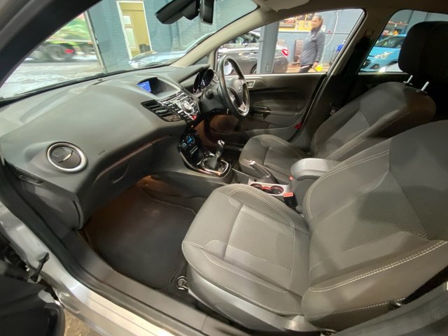 2017 FORD FIESTA (2017) - Photo 6