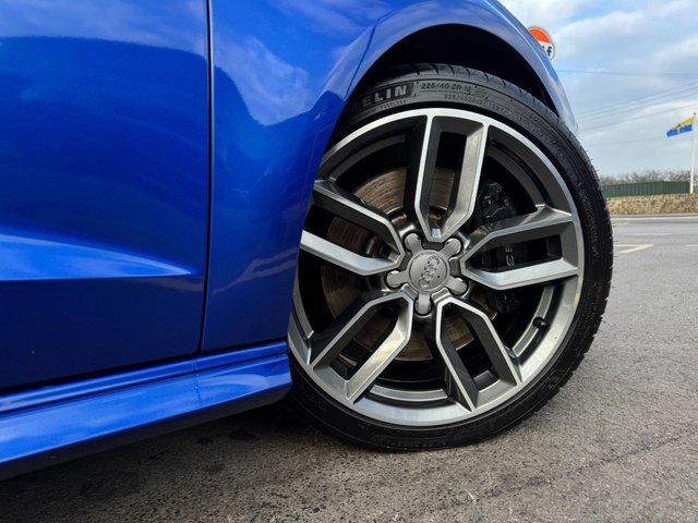 2015 AUDI S3 2015 2.0 TFSI Hatchback 3dr Petrol Manual quattro Euro 6 (s/s) (300 ps) * HUGE SPEC LIST * HEATED NAPPA LEATHER * 18" ALLOY WHEELS * MAXTON FRONT SPLITTER * PRIVACY GLASS * 5.8" RETRACTABLE DISPLAY * LED LIGHTS * DUAL-ZONE CLIMATE CONTROL * HEATED POWER FOLDING MIRRORS * FLAT BOTTOMED MULTI-FUNCTIONAL STEERING WHEEL * SEPRANG BLUE * AUDI DRIVE SELECT * SAT NAV * DAB * STUNNING THROUGHOUT * - Photo 5