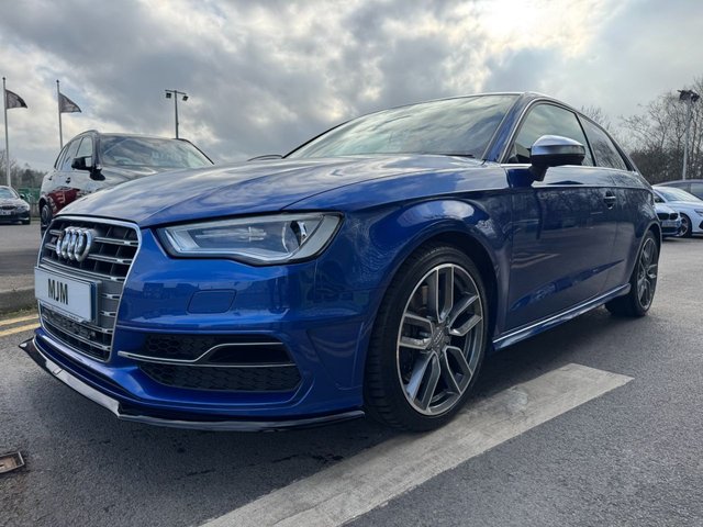 2015 AUDI S3 2015 2.0 TFSI Hatchback 3dr Petrol Manual quattro Euro 6 (s/s) (300 ps) * HUGE SPEC LIST * HEATED NAPPA LEATHER * 18" ALLOY WHEELS * MAXTON FRONT SPLITTER * PRIVACY GLASS * 5.8" RETRACTABLE DISPLAY * LED LIGHTS * DUAL-ZONE CLIMATE CONTROL * HEATED POWER FOLDING MIRRORS * FLAT BOTTOMED MULTI-FUNCTIONAL STEERING WHEEL * SEPRANG BLUE * AUDI DRIVE SELECT * SAT NAV * DAB * STUNNING THROUGHOUT * - Photo 7