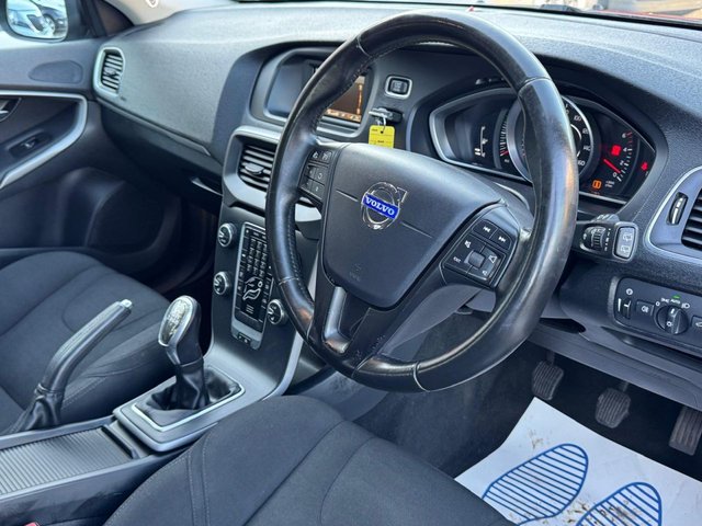 2014 VOLVO V40 2.0 D3 ES Hatchback 5dr Diesel Manual Euro 5 (s/s) (150 ps) - Photo 9