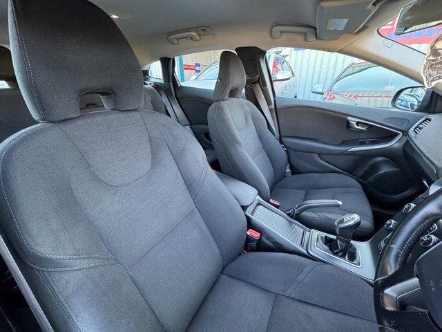 2014 VOLVO V40 2.0 D3 ES Hatchback 5dr Diesel Manual Euro 5 (s/s) (150 ps) - Photo 12