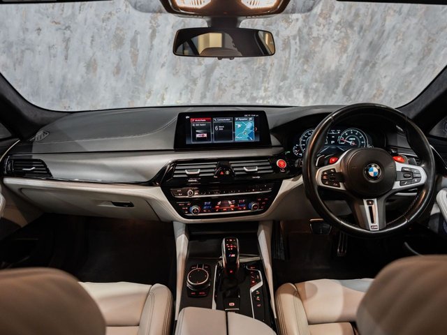 2019 BMW M5 4.4L null 4dr - Photo 12