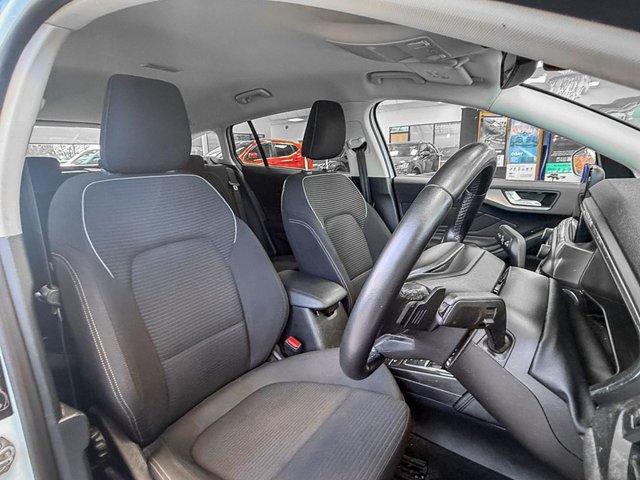 2019 Ford Focus 1L Titanium 5dr - Photo 4