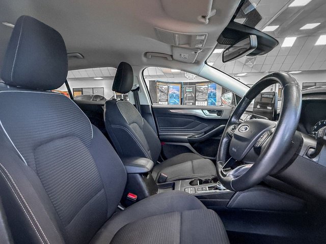 2019 Ford Focus 1L Titanium 5dr - Photo 12