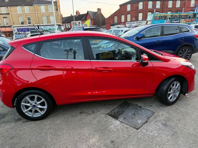 2017 FORD FIESTA - Photo 2