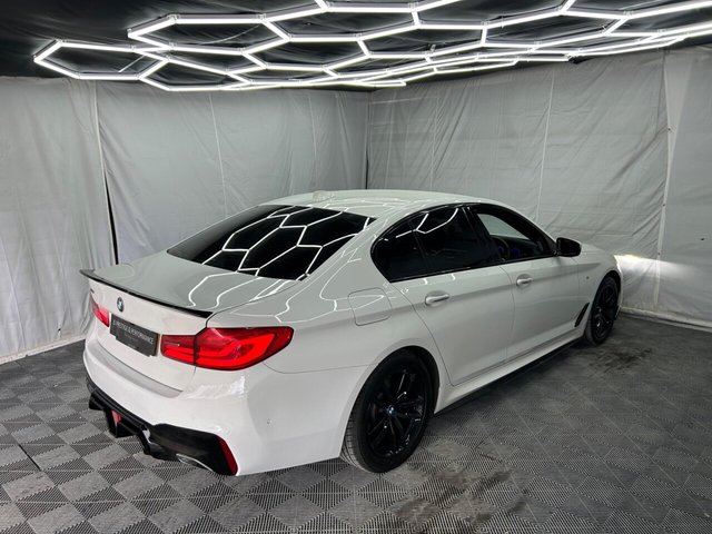 2017 BMW 5 SERIES - Photo 9