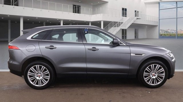 2017 Jaguar F-Pace 2L Portfolio 5dr - Photo 5