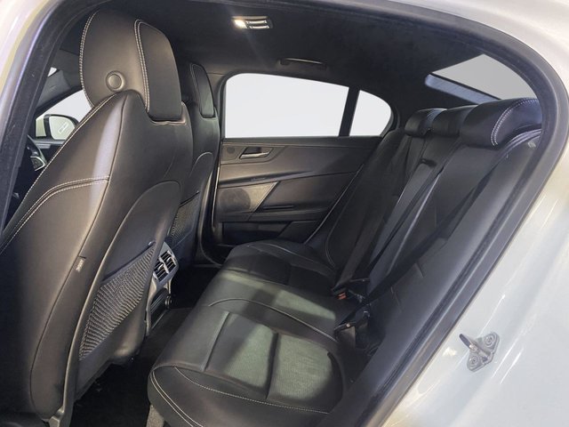 2019 Jaguar Xe 2L R-Sport 4dr - Photo 11