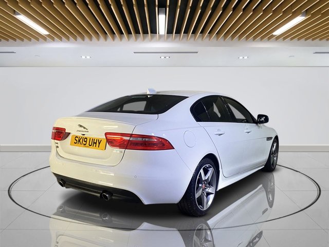 2019 Jaguar Xe 2L R-Sport 4dr - Photo 7