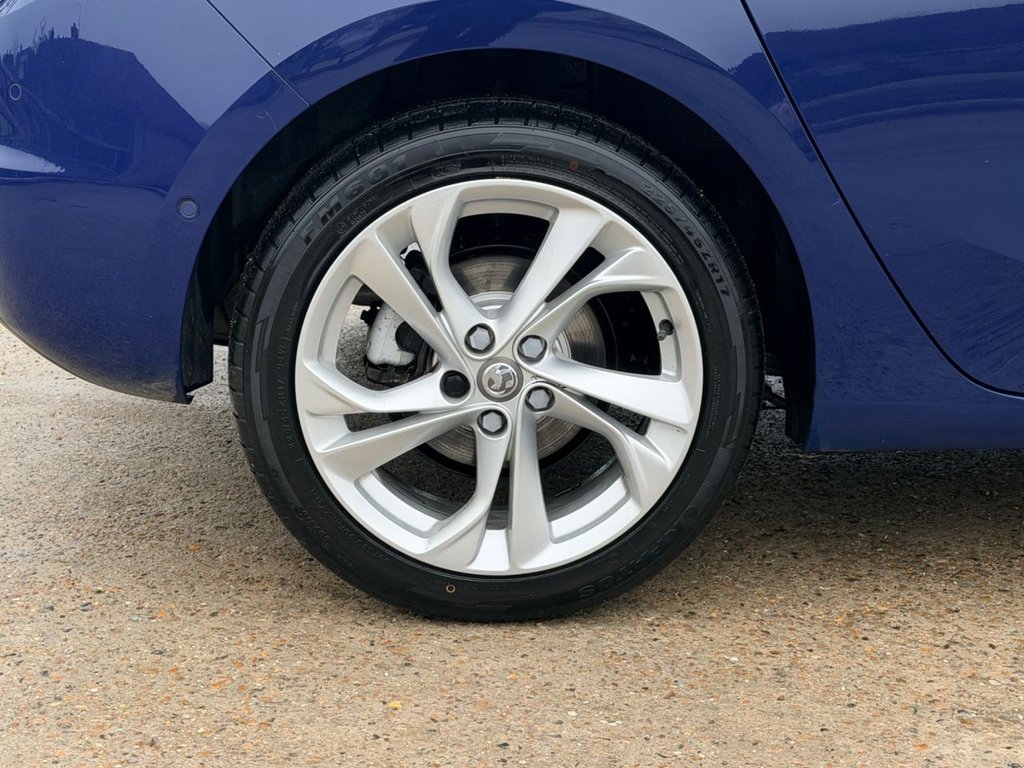 USED 2018 18 VAUXHALL ASTRA 1.4i Turbo SRi Nav Hatchback 5dr Petrol Auto Euro 6 (s/s) (150 ps) 8 Services|1 Owner|Camera|SatNav|Apple CarPlay/Android Auto|
