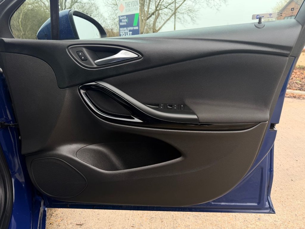 USED 2018 18 VAUXHALL ASTRA 1.4i Turbo SRi Nav Hatchback 5dr Petrol Auto Euro 6 (s/s) (150 ps) 8 Services|1 Owner|Camera|SatNav|Apple CarPlay/Android Auto|