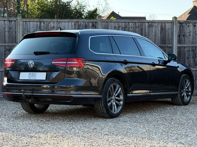 2019 Volkswagen Passat - Photo 3