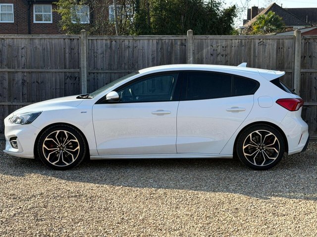 2018 Ford Focus - Photo 11