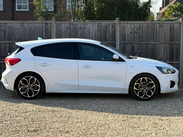 2018 Ford Focus - Photo 12