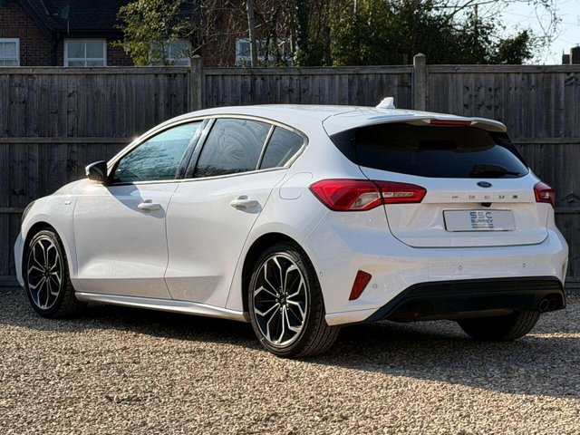 2018 Ford Focus - Photo 4