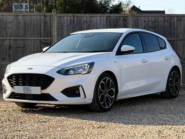 2018 Ford Focus - Photo 2