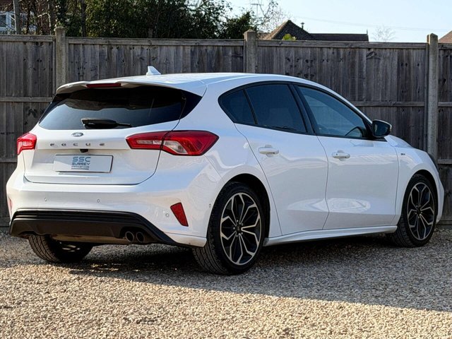 2018 Ford Focus - Photo 3