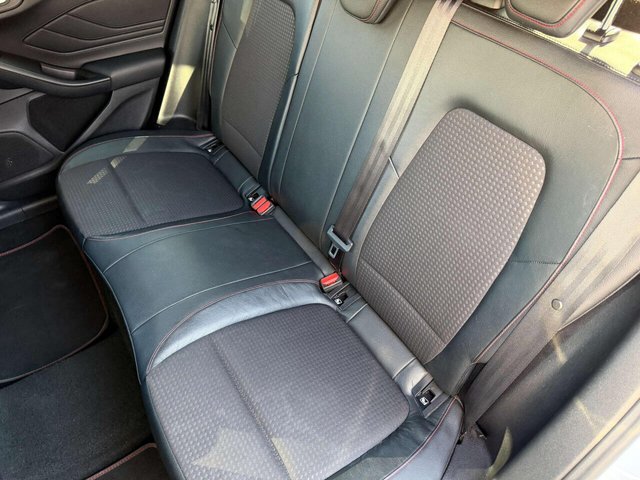 2018 Ford Focus - Photo 7