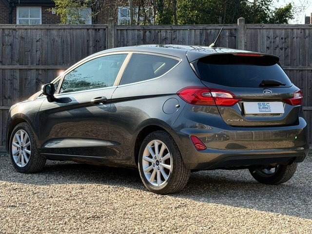 2018 Ford Fiesta - Photo 4