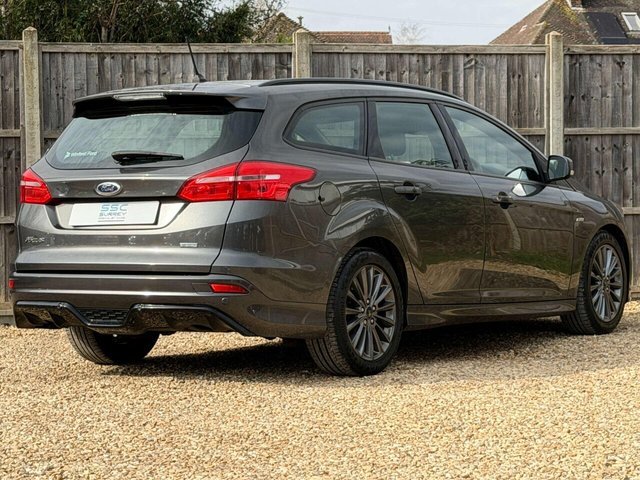 2017 Ford Focus - Photo 3