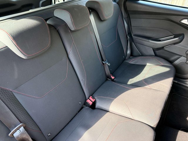 2017 Ford Focus - Photo 8