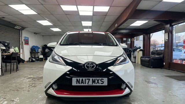 2017 TOYOTA AYGO - Photo 2