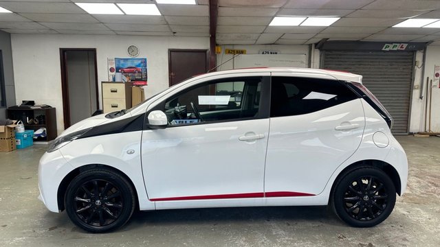 2017 TOYOTA AYGO - Photo 9