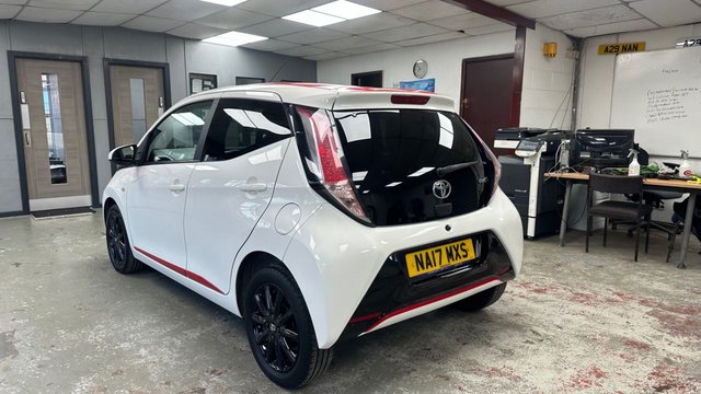 2017 TOYOTA AYGO - Photo 11
