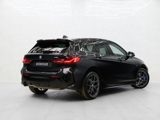 2023 BMW 1 SERIES - Photo 9