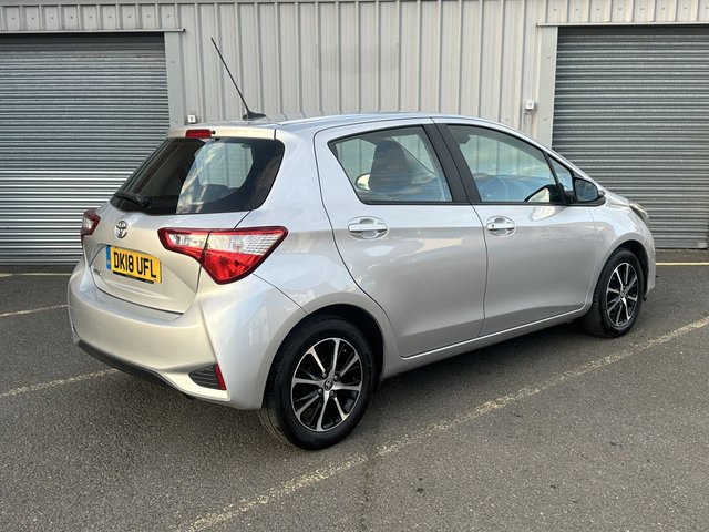 2018 TOYOTA YARIS - Photo 5