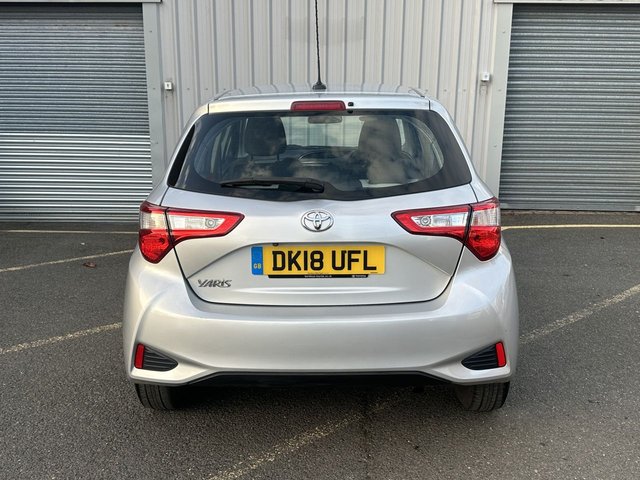 2018 TOYOTA YARIS - Photo 4