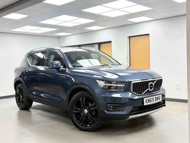 View our VOLVO XC40