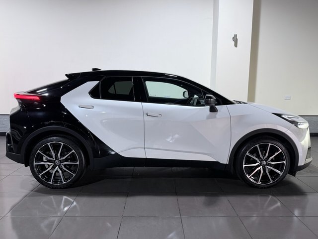 2024 TOYOTA C-HR - Photo 3