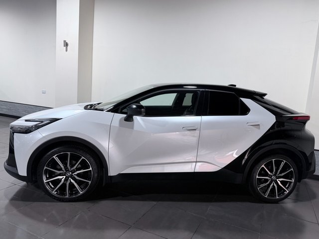 2024 TOYOTA C-HR - Photo 4