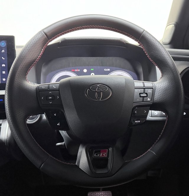 2024 TOYOTA C-HR - Photo 7