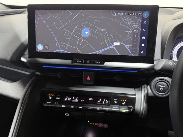 2024 TOYOTA C-HR - Photo 9