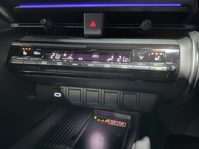 2024 TOYOTA C-HR - Photo 11