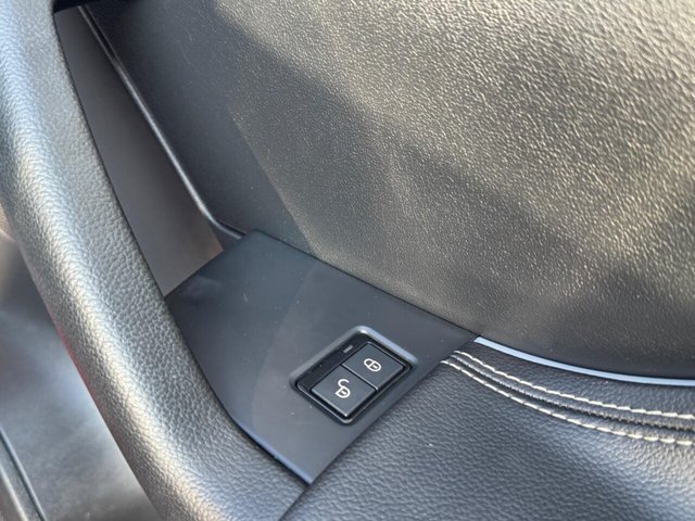 2017 JAGUAR F-PACE 2017 2.0 D180 R-Sport Auto AWD Euro 6 (s/s) 5dr - Photo 12